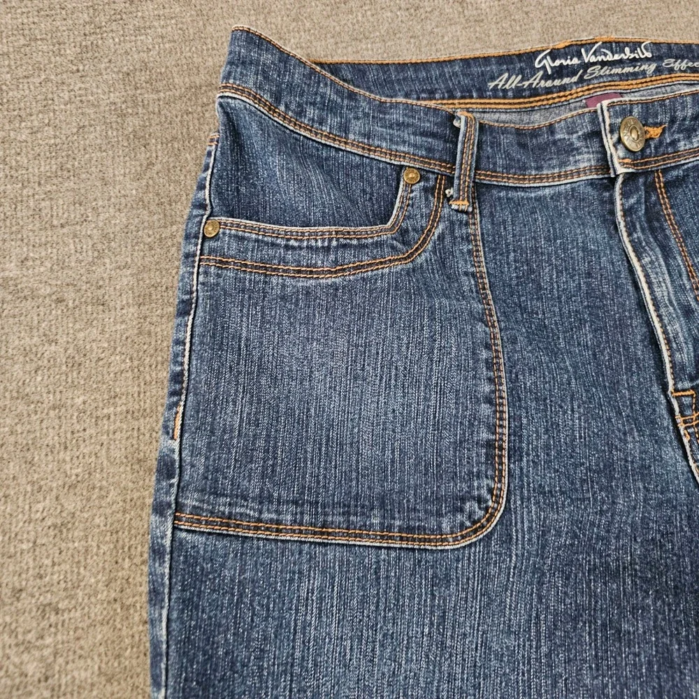 Gloria Vanderbilt Womens Bermuda Denim Shorts Blue Slimming Effect Size 10 - Picture 4 of 8